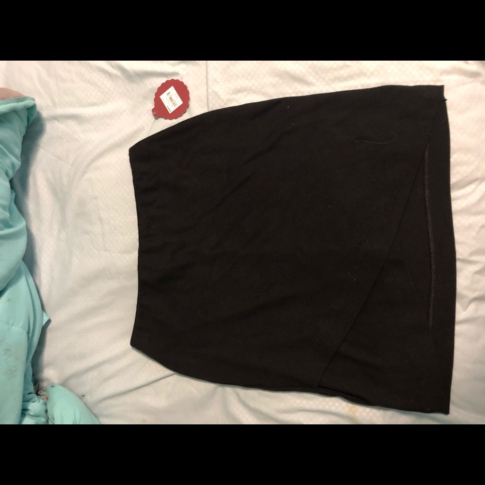 Black SO skirt